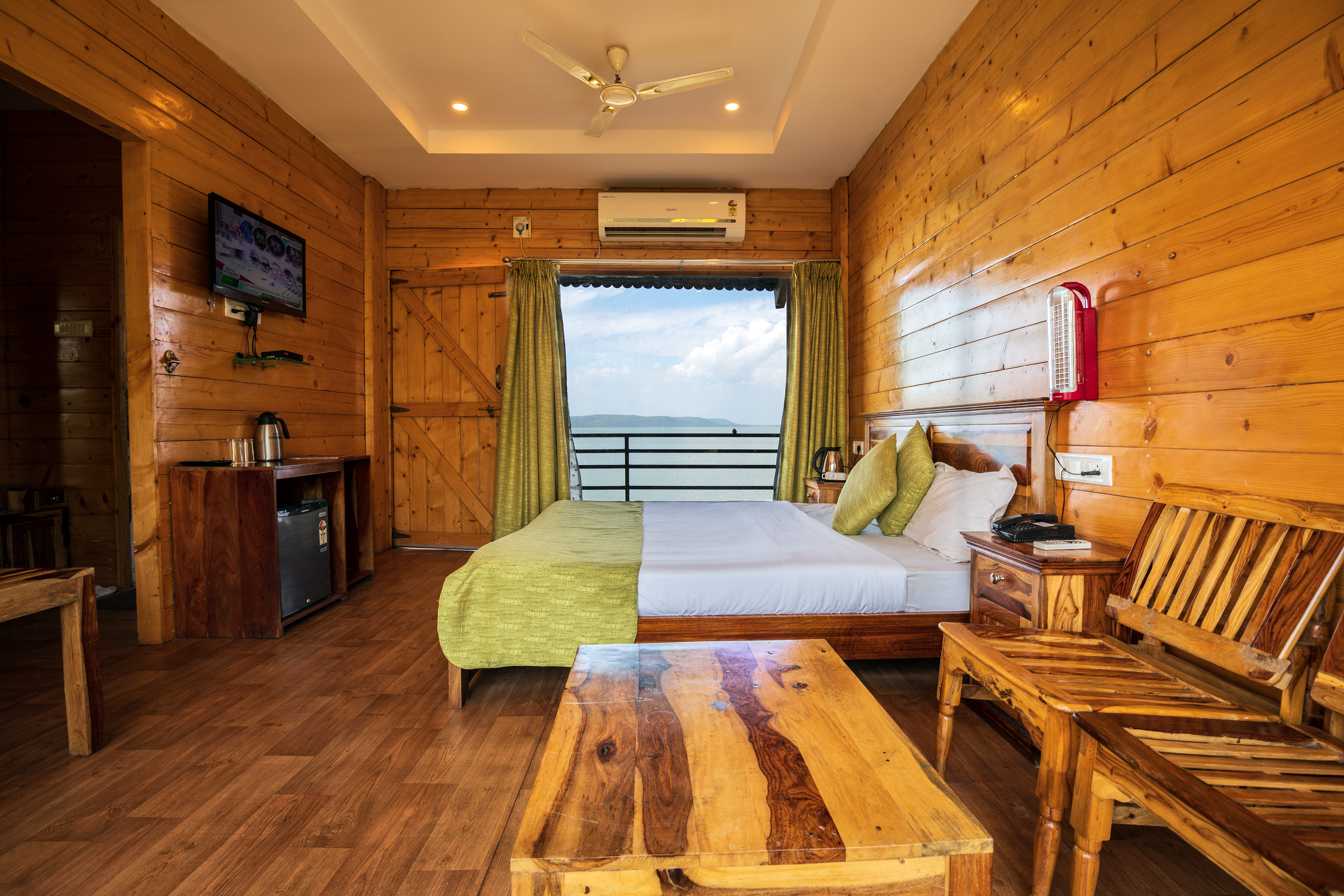 1504234706 at MPT Hanuwantiya Resort Indira Sagar Backwater